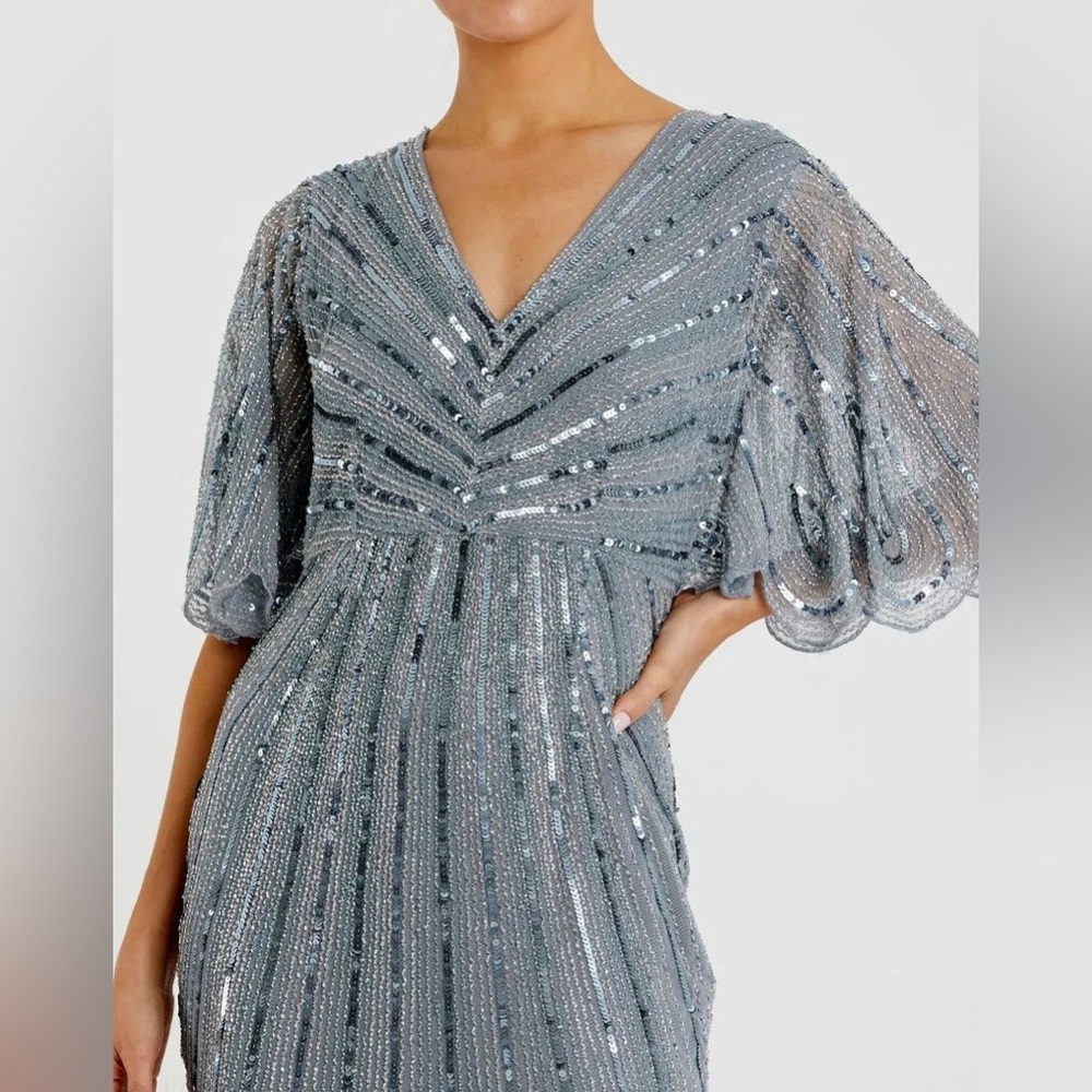 Mac Duggal Slate Blue Beaded Sequin Capelet Sleeve Column Gown‎ Size
20 $698 - Picture 3 of 9